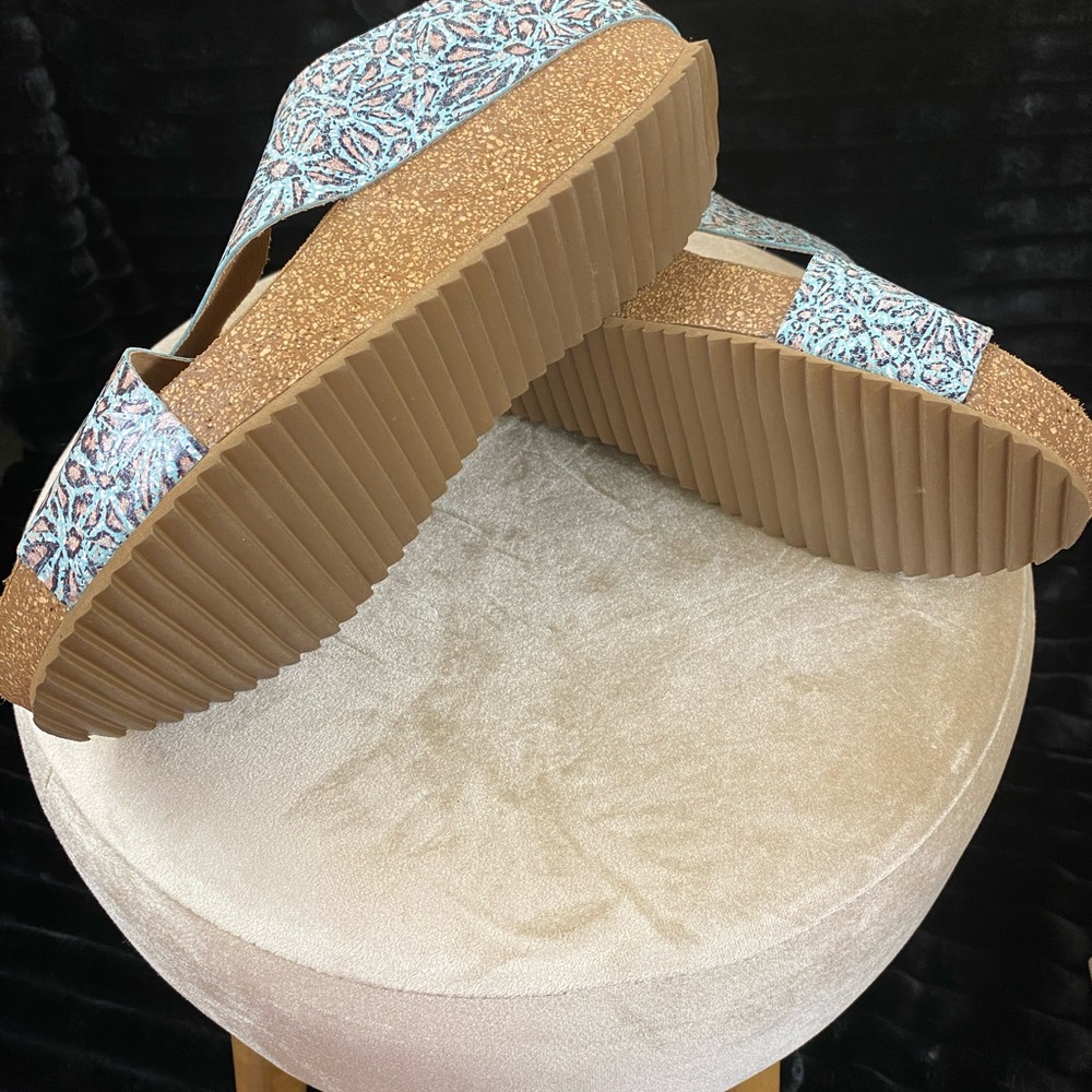 Wedge Sandals - Picture 5 of 5